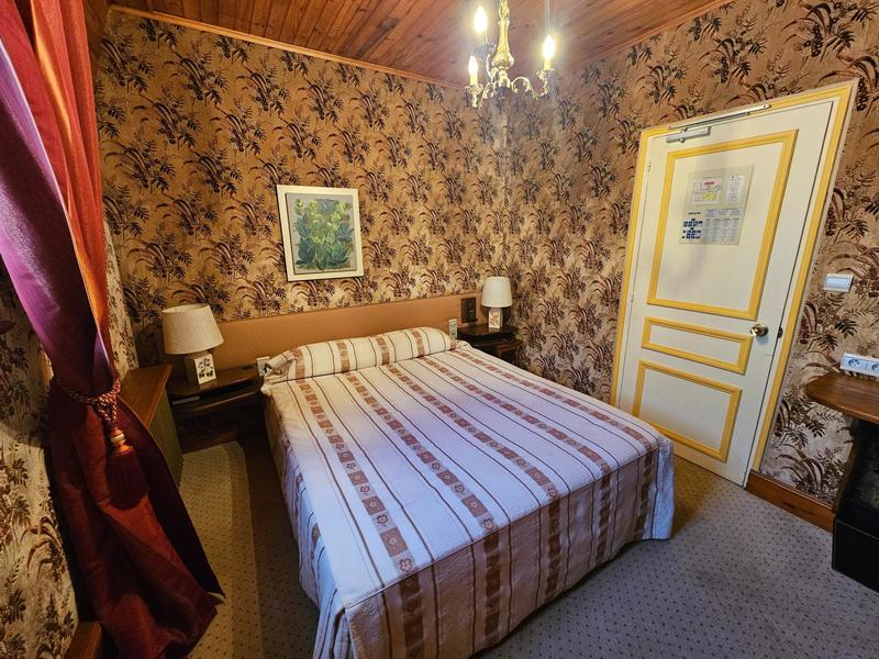 Local commercial - 370 m² - 15 pièces