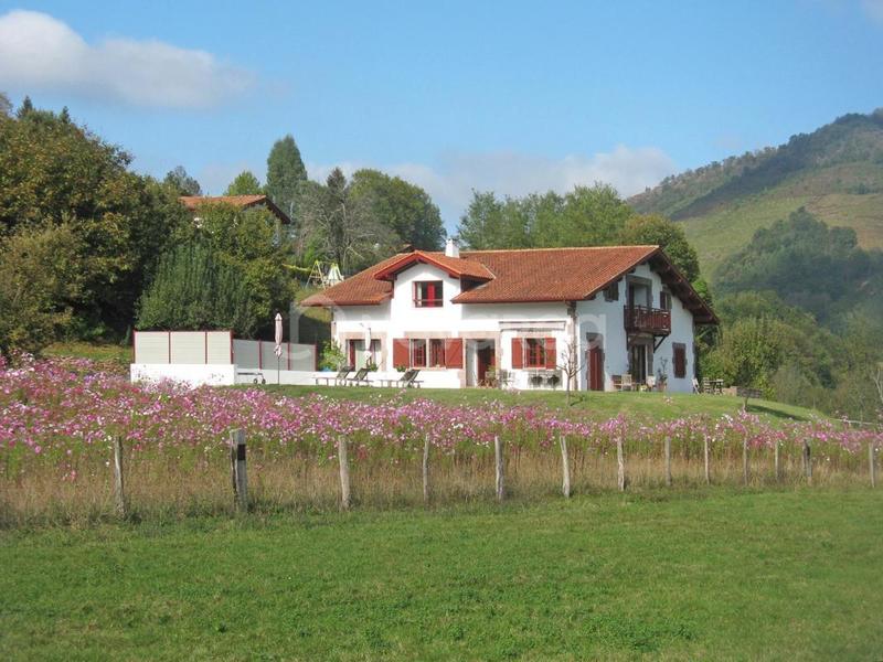 Maison - 376 m² - 14 pièces