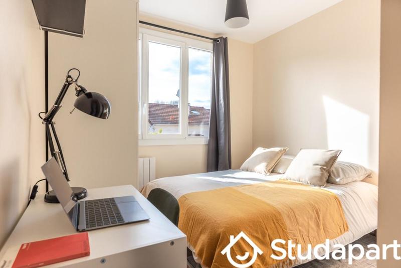 Chambre - 15 m² - 1 pièce