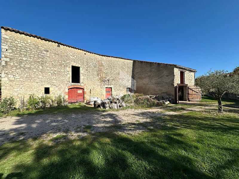 Maison - 329 m² - 6 pièces