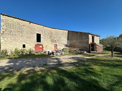 Maison - 329 m² - 6 pièces