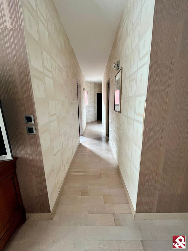 Villa - 445 m² - 9 pièces