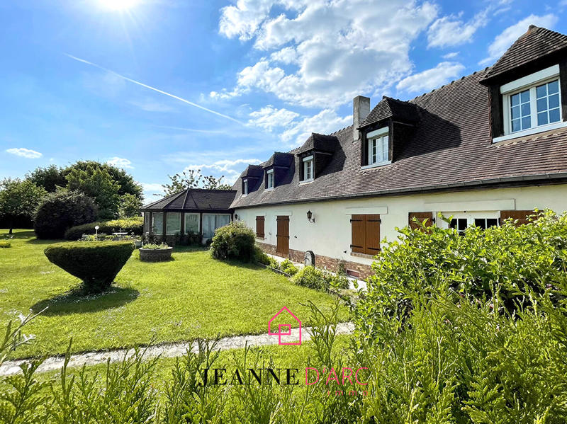 Maison - 210 m² - 8 pièces