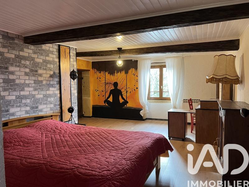 Maison - 241 m² - 9 pièces