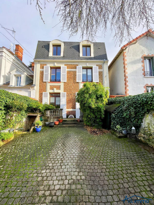 Maison ancienne - 180 m² - 6 pièces
