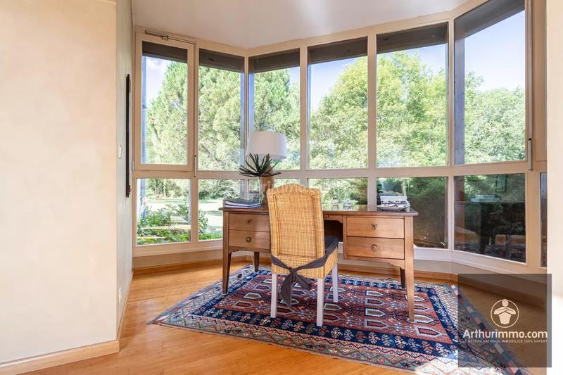 Maison - 425 m² - 13 pièces