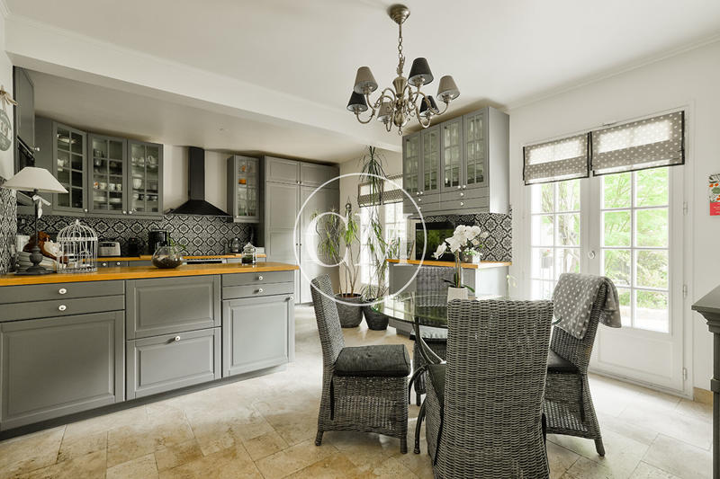 Maison - 271 m² - 7 pièces