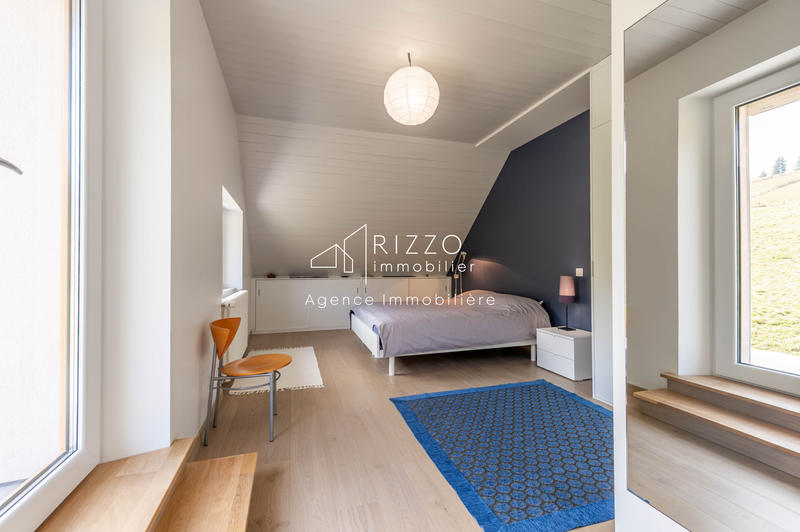 Maison - 202 m² - 8 pièces