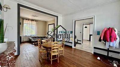 Maison - 180 m² - 8 pièces