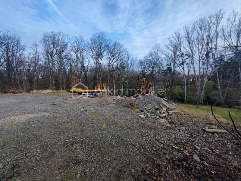 Terrain constructible - 3 355 m²