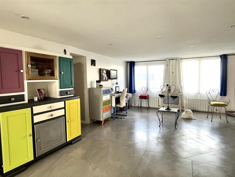 Maison - 371 m² - 11 pièces