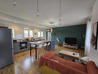 Appartement ancien - 102 m² - 4 pièces