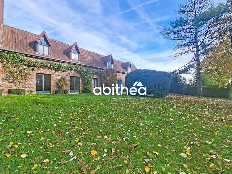 Propriété - 327 m² - 9 pièces