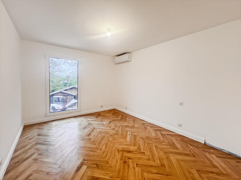 Maison - 627 m² - 5 pièces