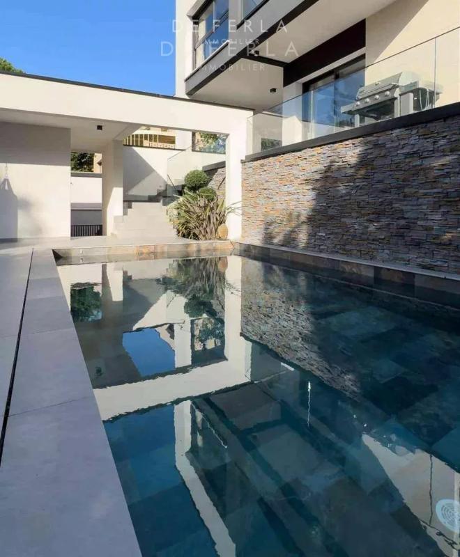 Villa - 380 m² - 8 pièces