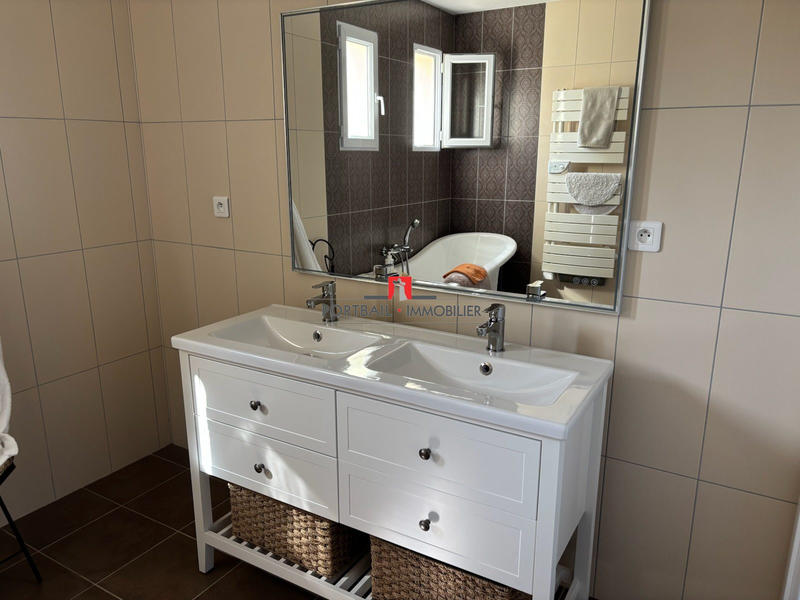 Maison - 200 m² - 6 pièces