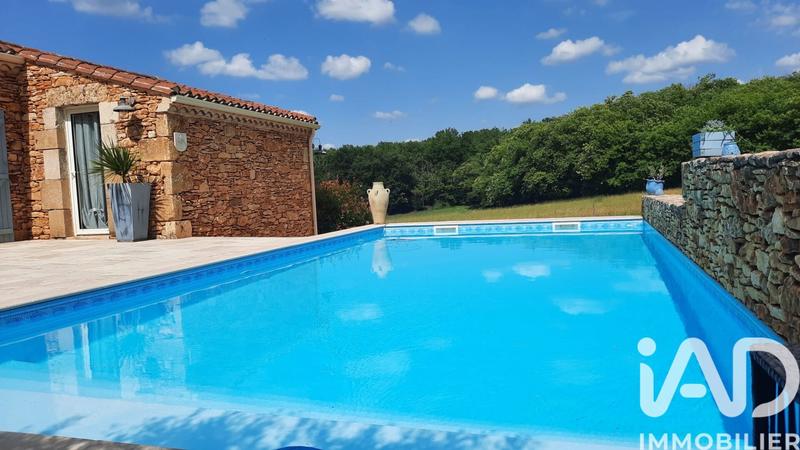 Maison - 200 m² - 5 pièces