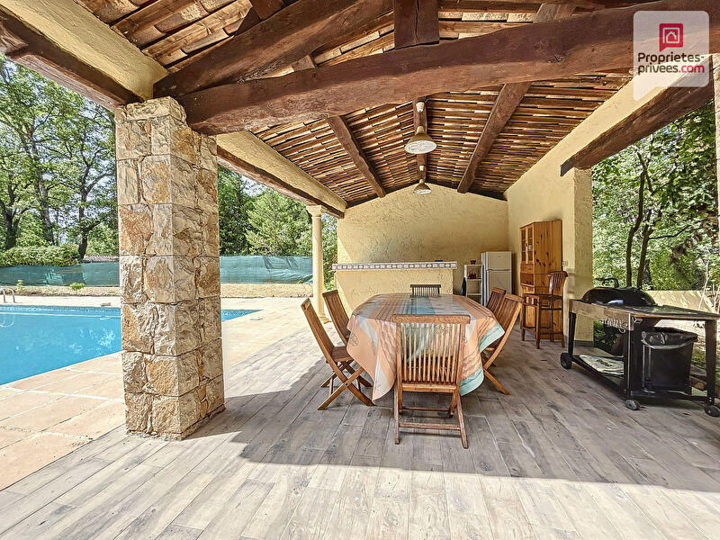 Maison - 282 m² - 6 pièces