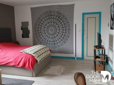 Maison - 327 m² - 8 pièces