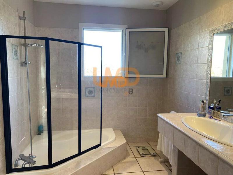 Propriété - 146 m² - 6 pièces