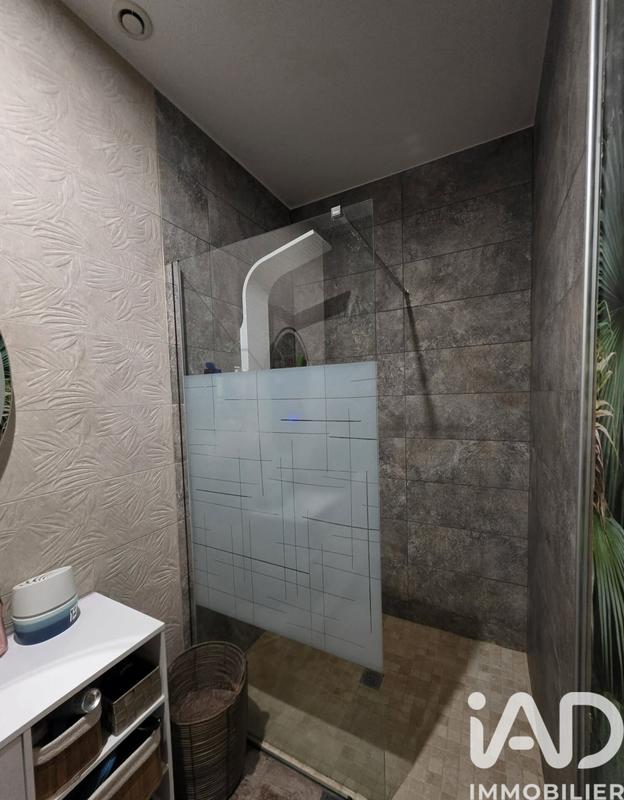 Maison - 219 m² - 6 pièces