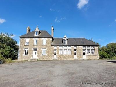 Maison - 180 m² - 7 pièces