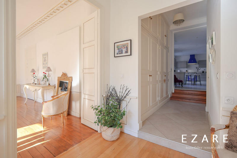 Appartement - 202 m² - 6 pièces