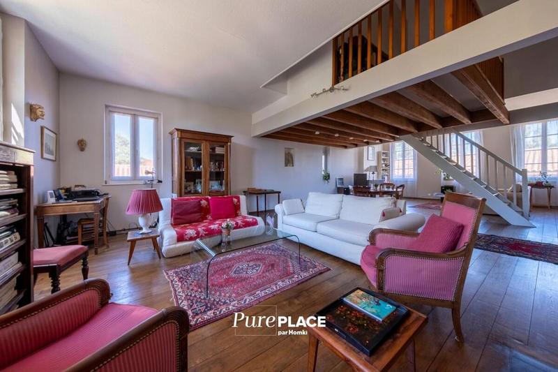 Maison - 292 m² - 9 pièces