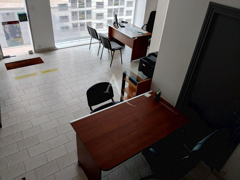 Local commercial - 95 m² - 3 pièces