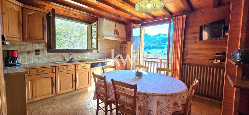 Châlet - 254 m² - 7 pièces