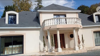 Maison - 228 m² - 7 pièces