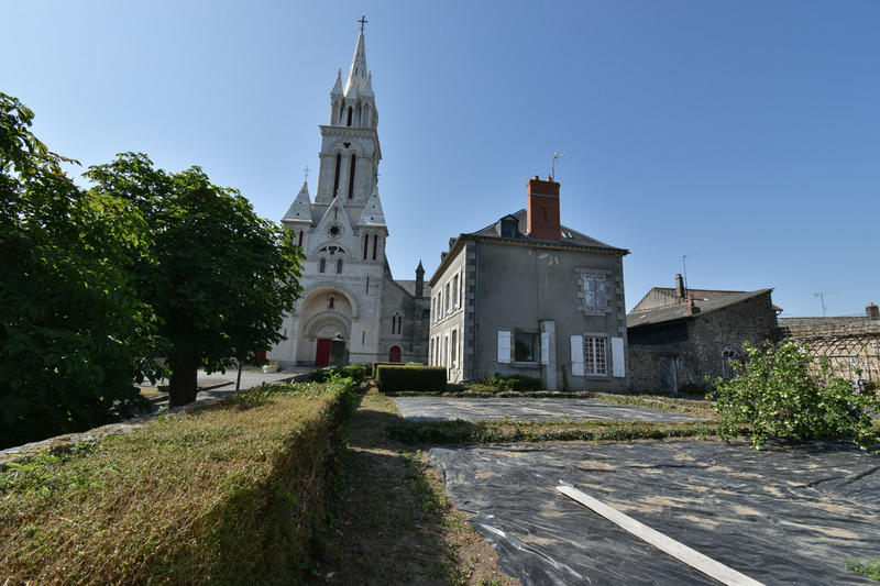 Maison - 168 m² - 8 pièces