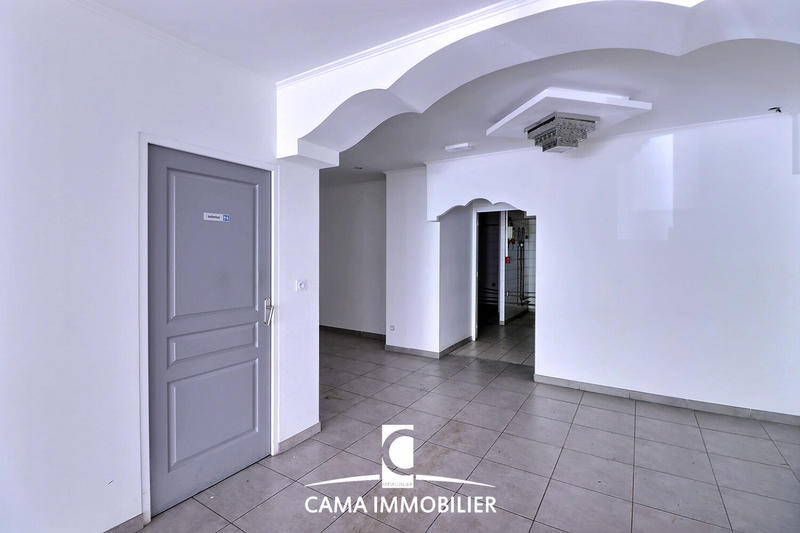 Local commercial - 185 m²