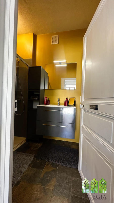 Maison - 317 m² - 14 pièces