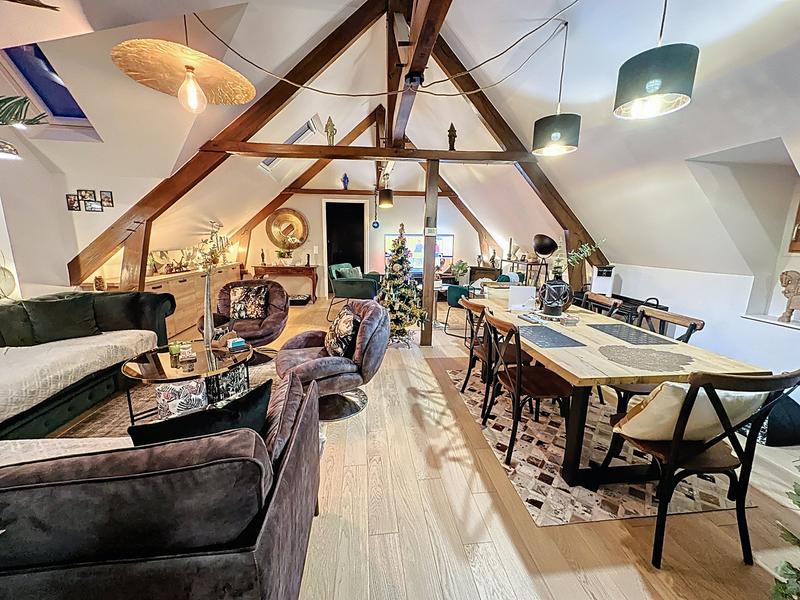 Maison - 350 m² - 11 pièces