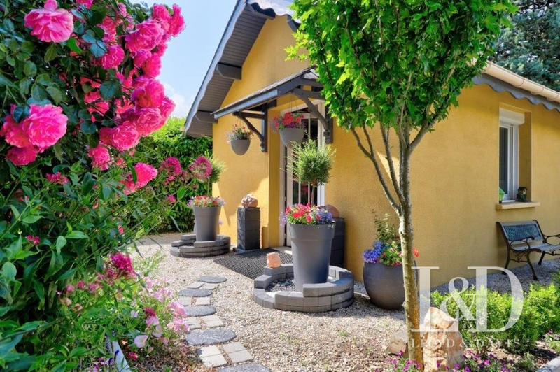 Maison - 212 m² - 8 pièces