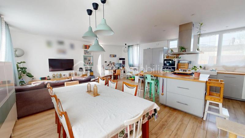 Maison - 122 m² - 6 pièces