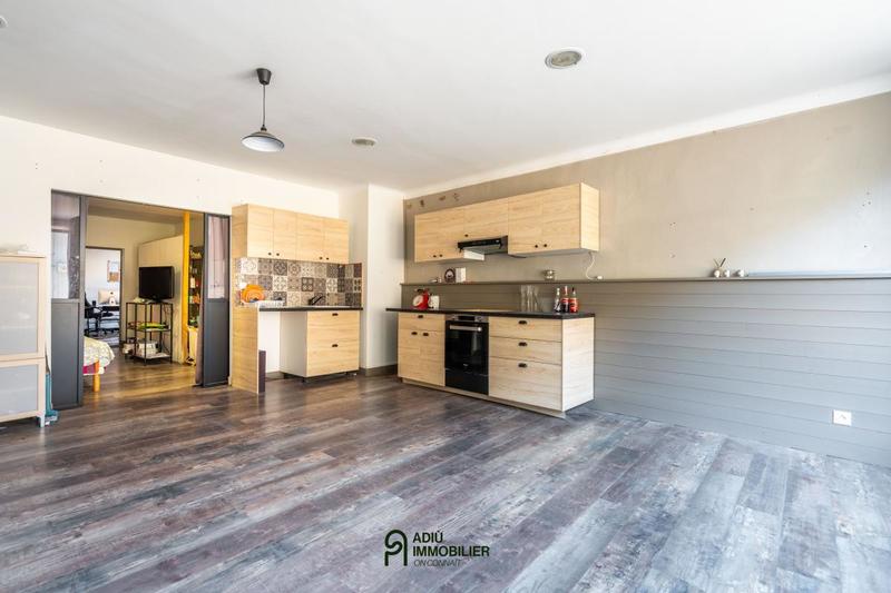 Maison - 220 m² - 12 pièces