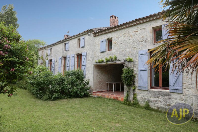 Maison - 160 m² - 5 pièces