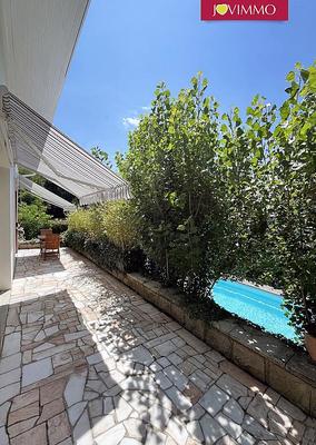 Maison - 196 m² - 7 pièces