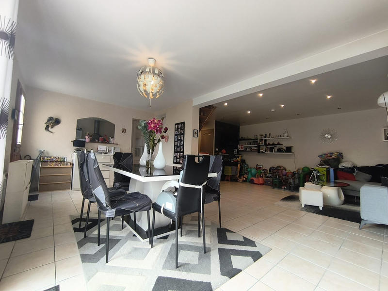 Maison - 154 m² - 8 pièces