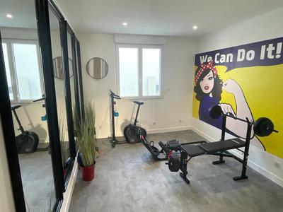 Chambre - 234 m² - 1 pièce