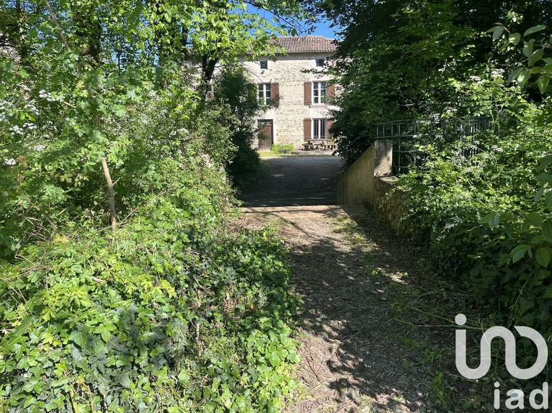 Maison - 630 m² - 20 pièces