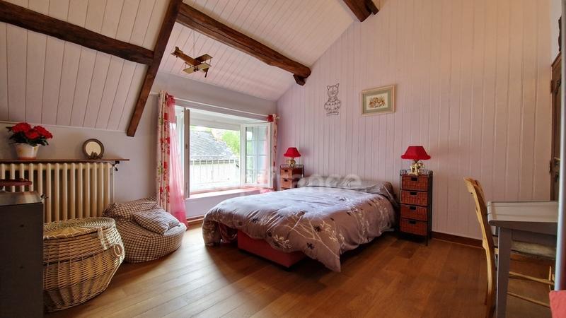 Demeure - 285 m² - 8 pièces