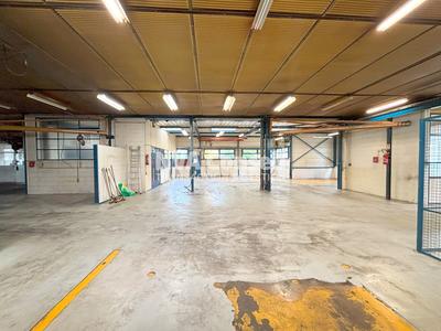Local d'activités - 1 200 m²