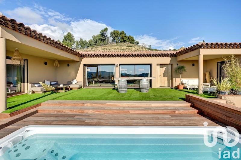 Maison - 288 m² - 8 pièces