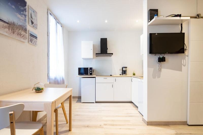 Studio - 25 m² - 1 pièce