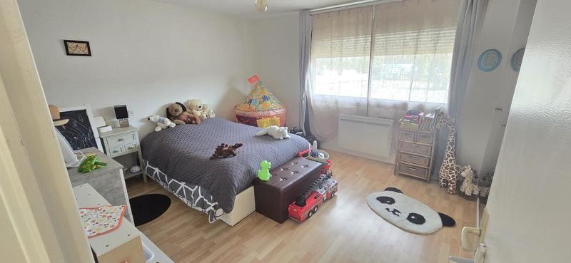 Local commercial - 900 m² - 14 pièces