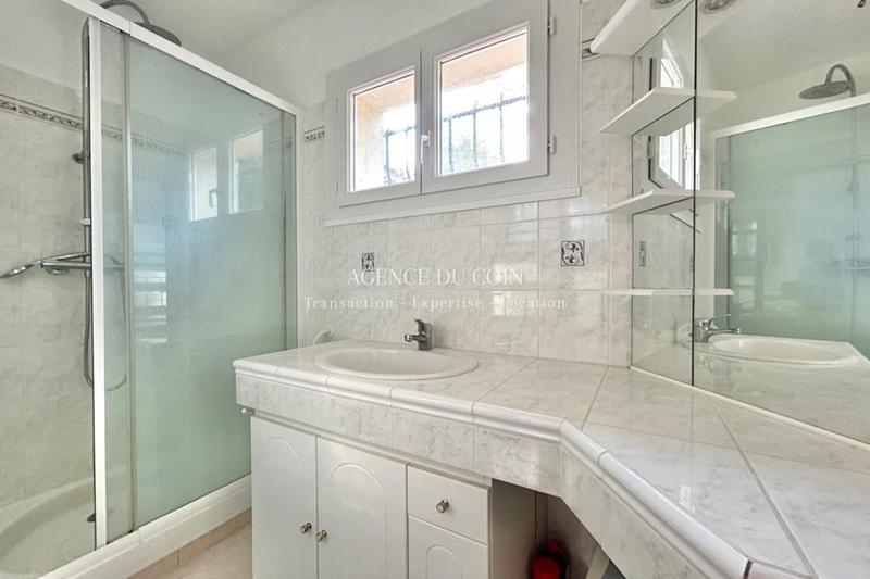 Maison traditionnelle - 180 m² - 7 pièces