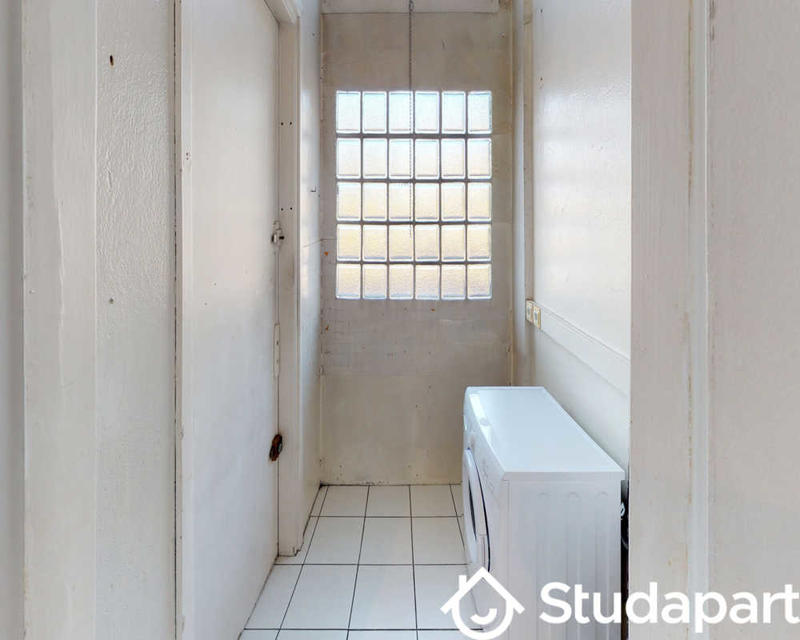 Chambre - 140 m² - 1 pièce